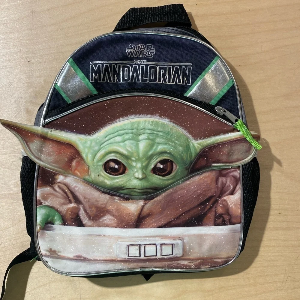 Star Wars Mandalorian Backpack with Grogu Design (LD)